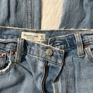 Abercrombie Ultra High Rise Ankle Straight